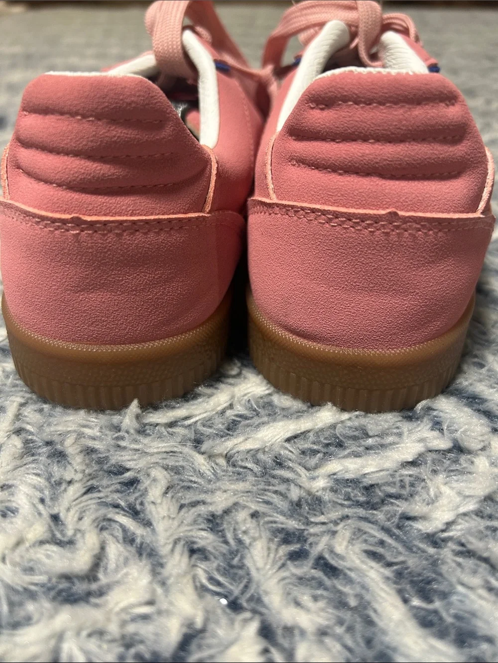 RACHEL Rachel Roy Riz Women’s Pink Sneakers with Blue Trim NWOT